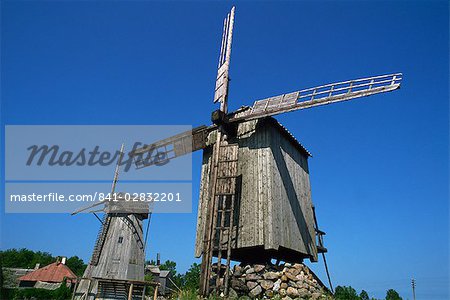 Moulins à vent, barre, île de Saaremaa, en Estonie, pays baltes, Europe