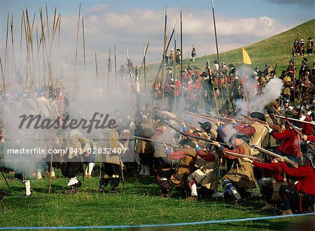 Civil War re-enactment by the Sealed Knot, near site of Edgehill, Warwickshire, England, United Kingdom, Europe