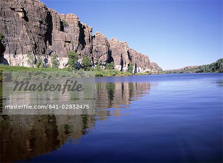 Falaises de la Gorge Geike, montrant le niveau de la crue annuelle de Fitzroy River, près de Fitzroy Crossing, Kimberley, Australie-occidentale, Australie, Pacifique Falaises de la Gorge Geike, montrant le niveau de la crue annuelle de Fitzroy River, près de Fitzroy Crossing, Kimberley, Australie-occidentale, Australie, Pacifique