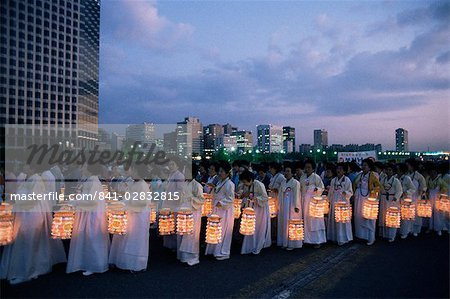 Défilé de la lanterne au début du Bouddha anniversaire soirée, île de Yoido, Séoul, Corée, Asie