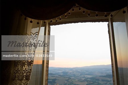Vue de Todi, de fenêtre, Ombrie, Italie