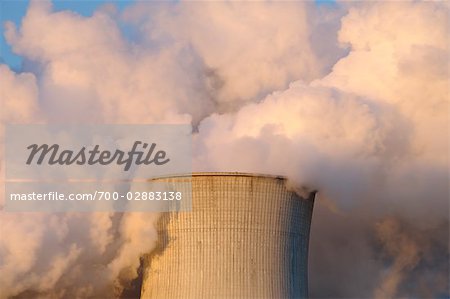 Tour à charbon tiré de centrale électrique Neurath, Rhénanie du Nord-Westphalie, Allemagne