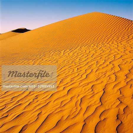 Désert, dunes de sable rouge