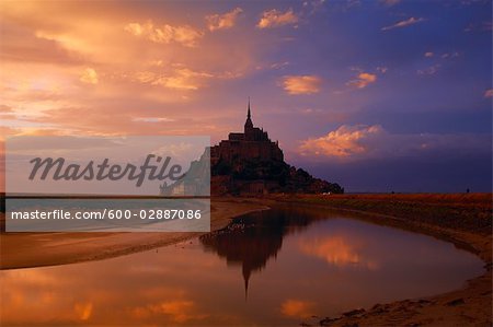 Mont Saint Michel bei Sonnenuntergang, Bretagne, Normandie, Frankreich