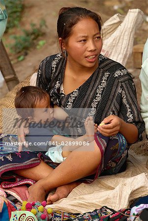 Hmong-Mutter und Kind, Luang Prabang Province, Indochina, Laos, Südostasien, Asien
