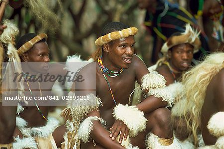 Zulu-Tänze, Dumazulu Dorf, Maputaland, Südafrika, Afrika