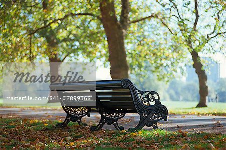 Empty park bench, Hyde Park, London, England, United Kingdom, Europe