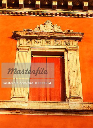 Window detail, Archiginnasio, Piazza Galvani, Bologna, Emilia-Romagna, Italy, Europe