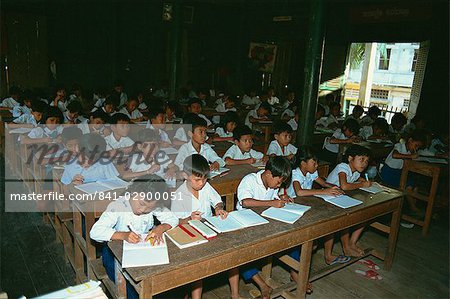 Wat school, Phnom Penh, Cambodia, Indochina, Southeast Asia, Asia