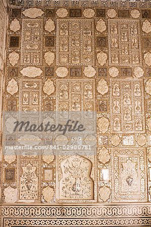 Interior decorative detail, Amber Fort, one of the great Rajput forts, Amber, near Jaipur, Rajasthan state, India, Asia