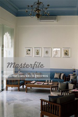 Staatliche Sitzecke in eines der Schlafzimmersuiten, Usha Kiran Palace Hotel, Gwalior, Madhya Pradesh, Indien, Asien