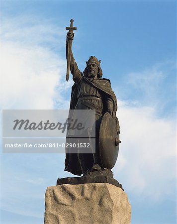 Statue of King Alfred, Winchester, Hampshire, England, United Kingdom, Europe