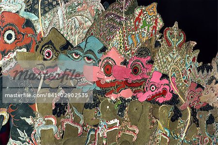 Une ligne du shadow puppets à Jogjakarta, Java, en Indonésie, l'Asie du sud-est, Asie
