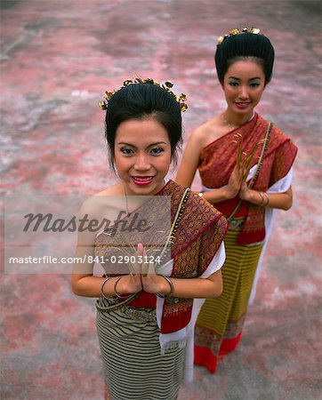 Portrait de deux femmes en costume traditionnel de Thaïlande, Chiang Mai, Thaïlande, Asie du sud-est, Asie