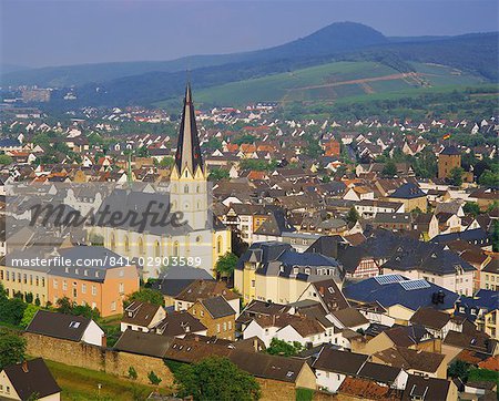 Church of St. Laurentius and Bad Neuenahr-Ahrweiler, Rhineland Palatinate, Germany, Europe