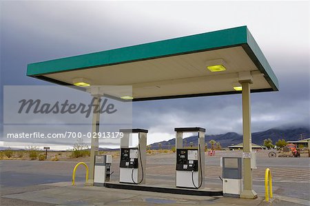 Station d'essence dans le désert, Death Valley National Park, Californie, USA