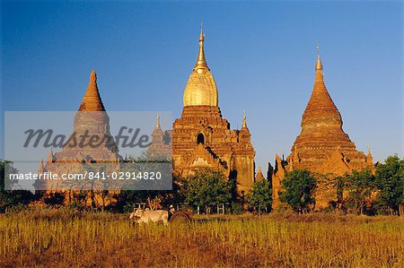 Golden spire sur l'ancien temple dans le vieux Bagan (Pagan), Myanmar (Birmanie)