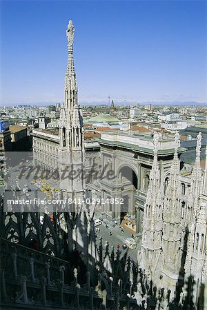 View of the city from the roof of the Duomo (cathedral), Milan, Lombardia (Lombardy), Italy, Europe