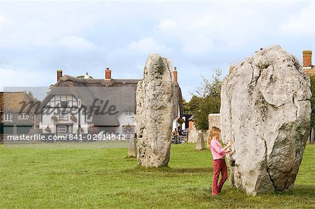 Pierres debout, Avebury, patrimoine mondial de l'UNESCO, dans le Wiltshire, Angleterre, Royaume-Uni, Europe