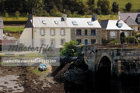 Treguier, Cote de Granit Rose, Cotes d'Armor, Brittany, France, Europe