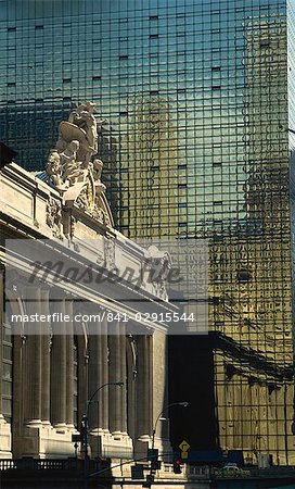 Contrast between Grand Central Station and the Graybar Building, Manhattan, New York City, United States of America, North America