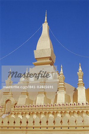 Ce stupa Luang (Louang que), 45 m de haut, temple bouddhiste principal et symbole national du Laos, Vientiane, Laos, Indochine, Asie
