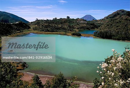 Plateau de Dieng Telega Warna (Talaga Warna), l'île de Java, en Indonésie, Asie du sud-est, Asie Plateau de Dieng Telega Warna (Talaga Warna), l'île de Java, en Indonésie, Asie du sud-est, Asie