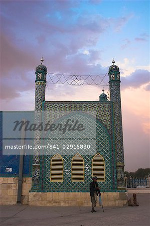 Amputé à l'extérieur du sanctuaire de Hazrat Ali, qui a été assissinated en 661, Mazar-I-Sharif, Balkh province, Afghanistan, Asie