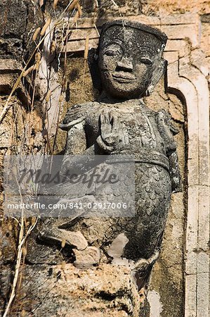 Figure sculptée en stuc décore un des stupas de latérite, censées remontent au XIIe siècle, l'État Shan, au Myanmar (Birmanie), Asie et stupas antiques, Kakku ruines bouddhiques, un site de plus de deux mille briques