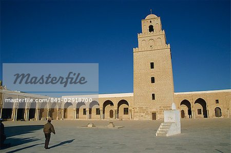 La grande mosquée, le minaret et la Cour, patrimoine mondial de l'UNESCO, Kairouan, Tunisie, Afrique du Nord, Afrique La grande mosquée, le minaret et la Cour, patrimoine mondial de l'UNESCO, Kairouan, Tunisie, Afrique du Nord, Afrique