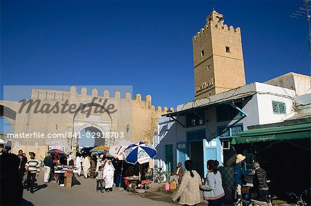 Walls of the Medina, Medina, Kairouan, Tunisia, North Africa, Africa