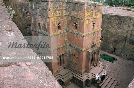 Regardant vers le bas sur l'entrée de Biet Giorgis, rock cut église chrétienne, Lalibela, patrimoine mondial de l'UNESCO, Ethiopie, Afrique