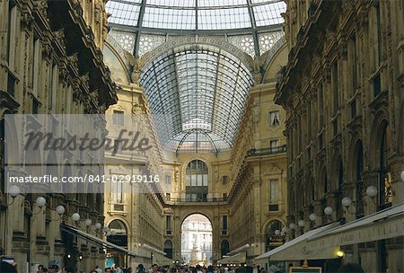 Upmarket shopping, Vittorio Emanuele II Arcade, Milan, Lombardia (Lombardy), Italy, Europe