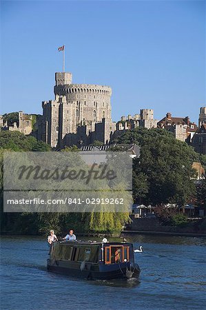 River Thames and Windsor Castle, Berkshire, England, United Kingdom, Europe River Thames and Windsor Castle, Berkshire, England, United Kingdom, Europe