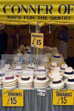 Panamas und Segler für die Gentry, traditionelle waren, Henley Royal Regatta, Oxfordshire, England, Vereinigtes Königreich, Europa