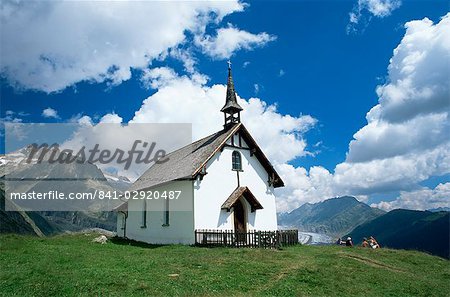 Église de montagne avec vue sur le Glacier d'Aletsch, Belalp, Brig, Valais, Suisse, Europe