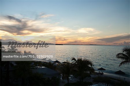 Sonnenuntergang über der Bucht, Turks- und Caicosinseln