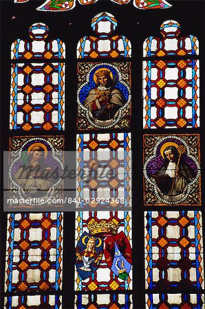 Glasfenster in der gotischen Kathedrale von Kosice, Slowakei, Europa