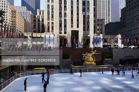 Le Rockefeller Center avec la célèbre patinoire Plaza, Manhattan, New York City, New York, États-Unis d'Amérique, Amérique du Nord