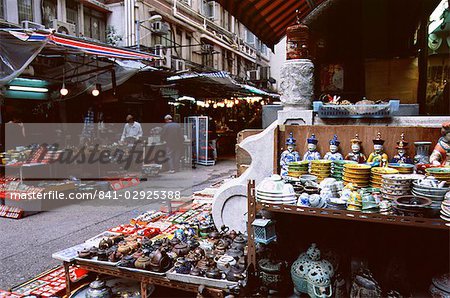 Street stalls, Upper Lascar Row, Hong Kong Island, Hong Kong, China, Asia