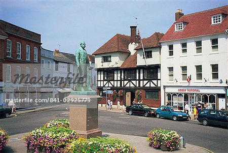 Maket Square et statue de Palmerston, Romsey, Hampshire, Angleterre, Royaume-Uni, Europe