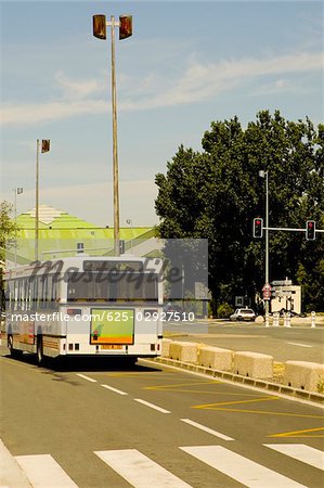 Bus sur la route, Bordeaux, Aquitaine, France