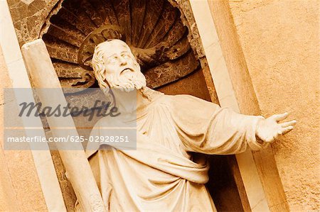 Statue in eine Kirche, Barock Il Gesu, Genua, Ligurien, Italien