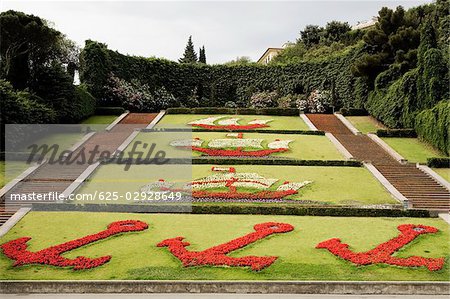 Erhöhte Ansicht eines Gartens, Scalinata Delle Caravelle, Piazza Della Vittoria, Genua, Ligurien, Italien
