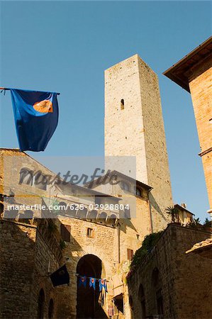 Vue d'angle faible d'une tour, Torri Di San Gimignano, San Gimignano, Province de Sienne, Toscane, Italie