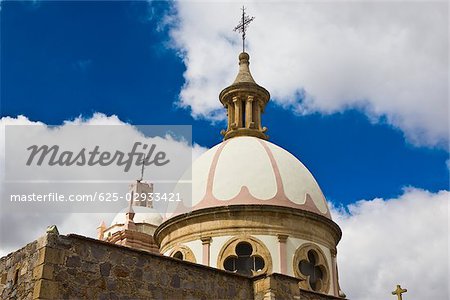 Vue d'angle faible d'une église, Iglesia De Nuestra Señora De Belen, véritable De Asientos, Aguascalientes, Mexique