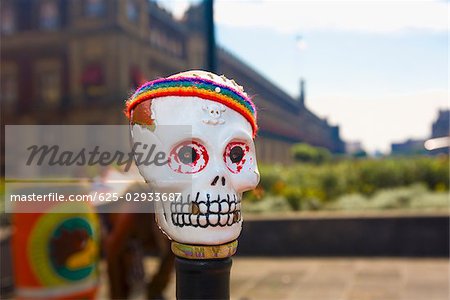 Gros plan d'un crâne masque, Zocalo, Mexico City, Mexique