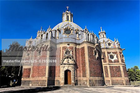Vue d'angle faible d'une cathédrale, Templo Del Pocito, Mexico City, Mexique