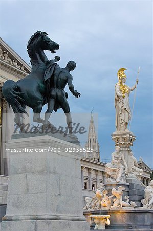 Statues devant le Parlement, Vienne, Autriche