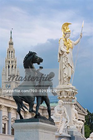 Statuen vor dem Parlament-Gebäude, Wien, Österreich